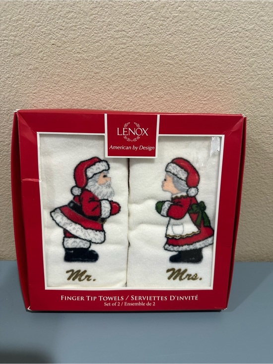 Lenox Other - Lenox Santa Fingertip Towels set of 2